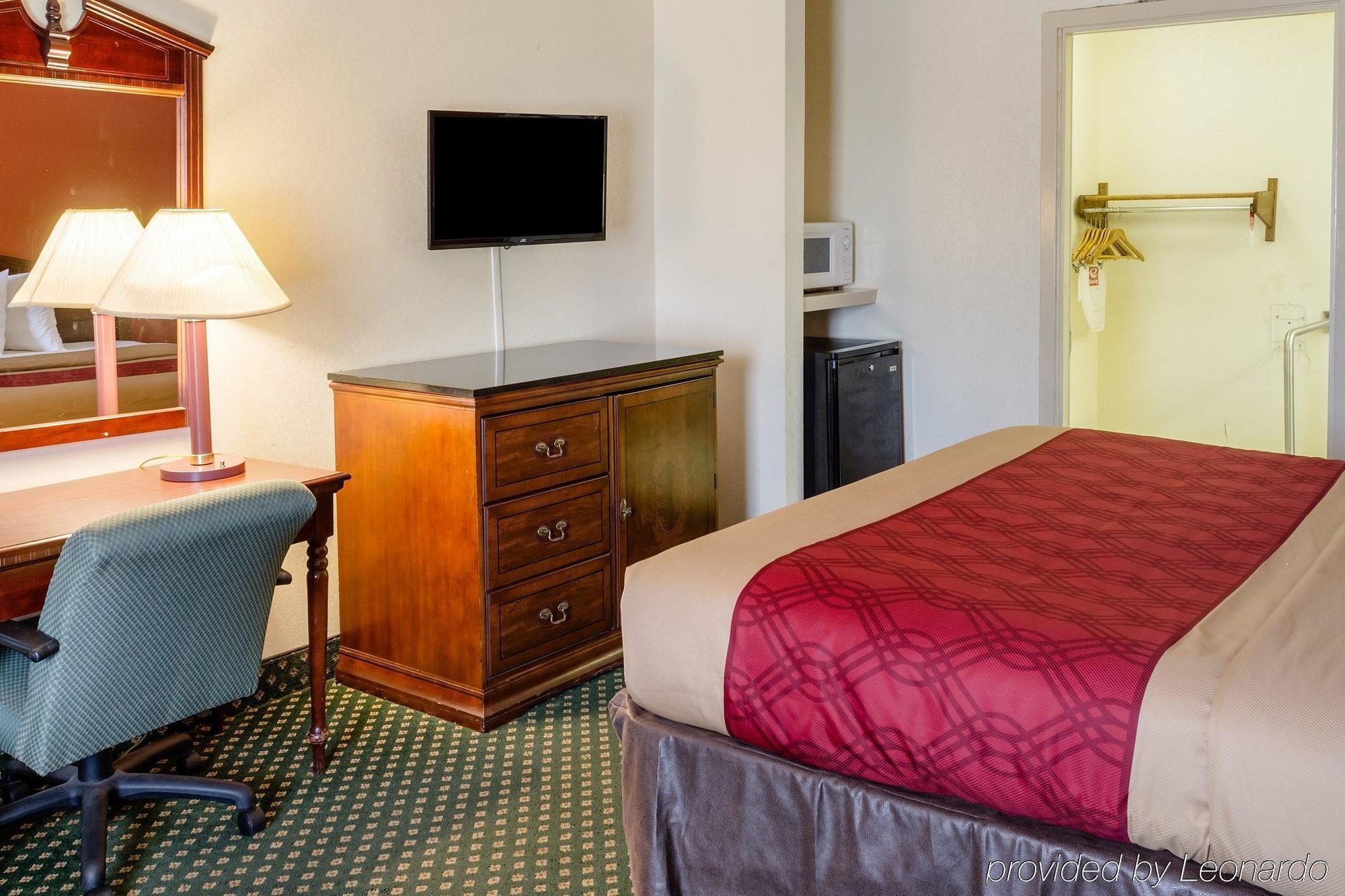 Econo Lodge Inn & Suites Philadelphia Eksteriør billede