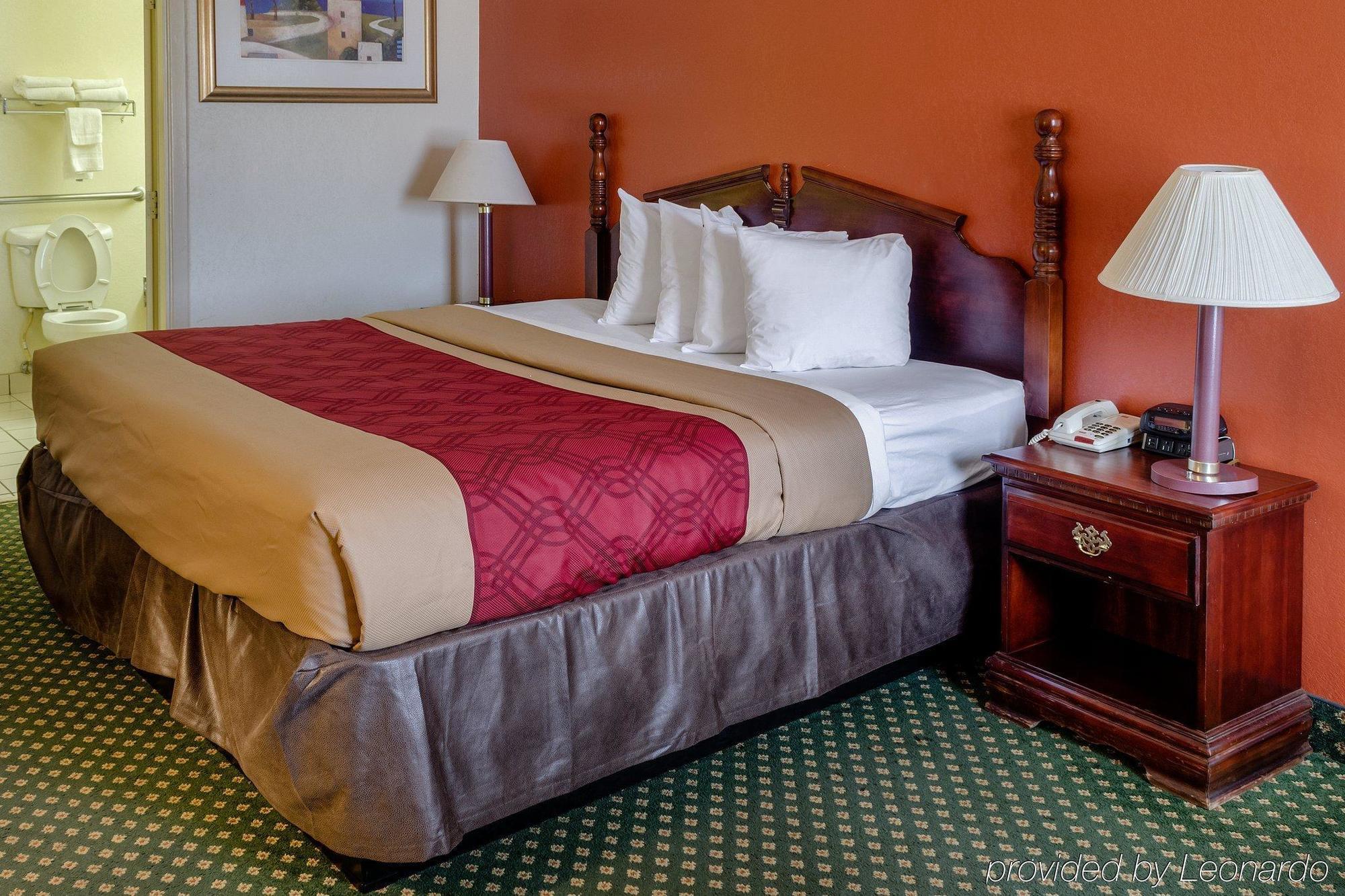 Econo Lodge Inn & Suites Philadelphia Eksteriør billede